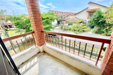 BANDAR ENSTEK (CENDRAWASIH)