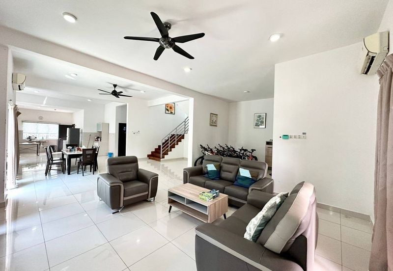 Perdana Lakeview East