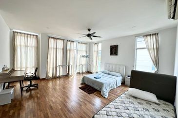 Perdana Lakeview East