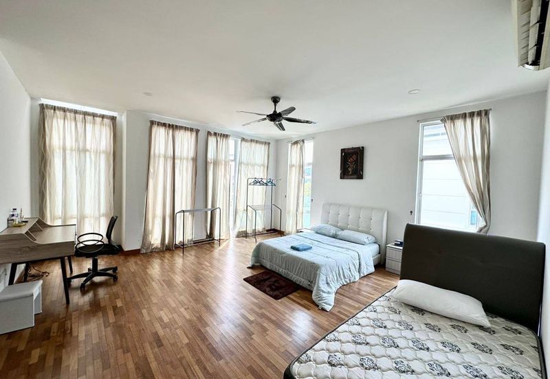 Perdana Lakeview East