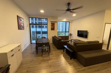 Henna Residence @ The Quartz