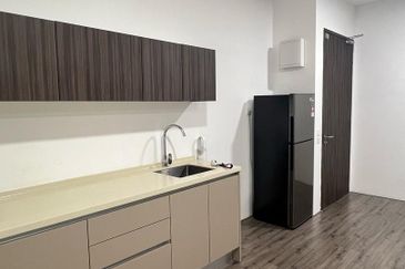 Henna Residence @ The Quartz