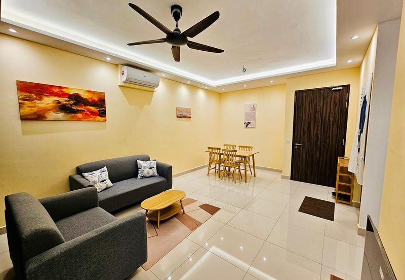 Henna Residence @ The Quartz