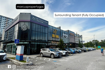 Bukit Raja Corner Shop, 1.5 Storey Shop 25 x 70 For Sale, at Hot Vibrant Area! Facing Main Road (Sell with Tenancy!)
