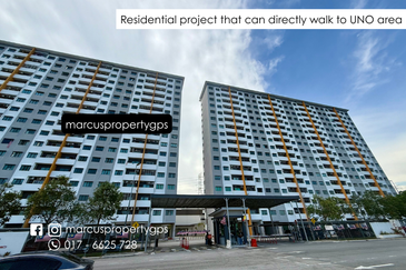 Bukit Raja Corner Shop, 1.5 Storey Shop 25 x 70 For Sale, at Hot Vibrant Area! Facing Main Road (Sell with Tenancy!)