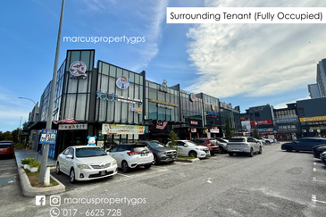 Bukit Raja Storey Shop 22 x 70 For Sale, at Hot Vibrant Area! Facing Main Road (Sell with Tenancy!)