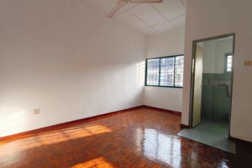 SL7, Bandar Sungai Long