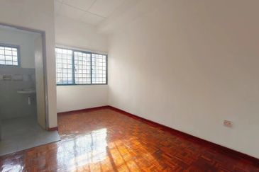 SL7, Bandar Sungai Long