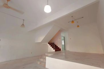 SL7, Bandar Sungai Long