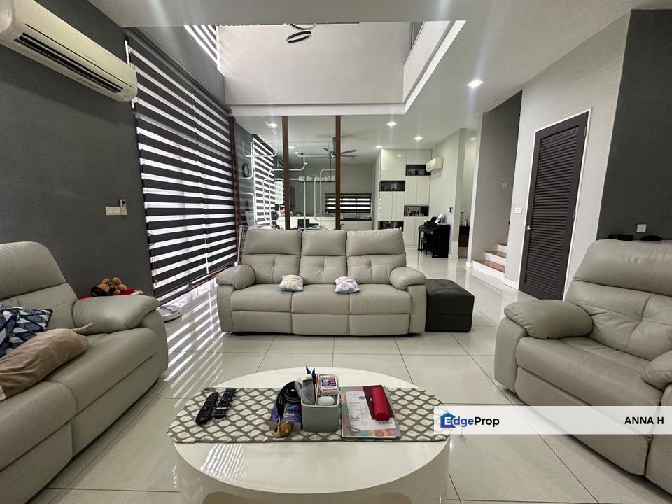 Cheap & Nice 2.5 Sty Semi D @ Twin Palm, Sungai Long, Selangor, Kajang