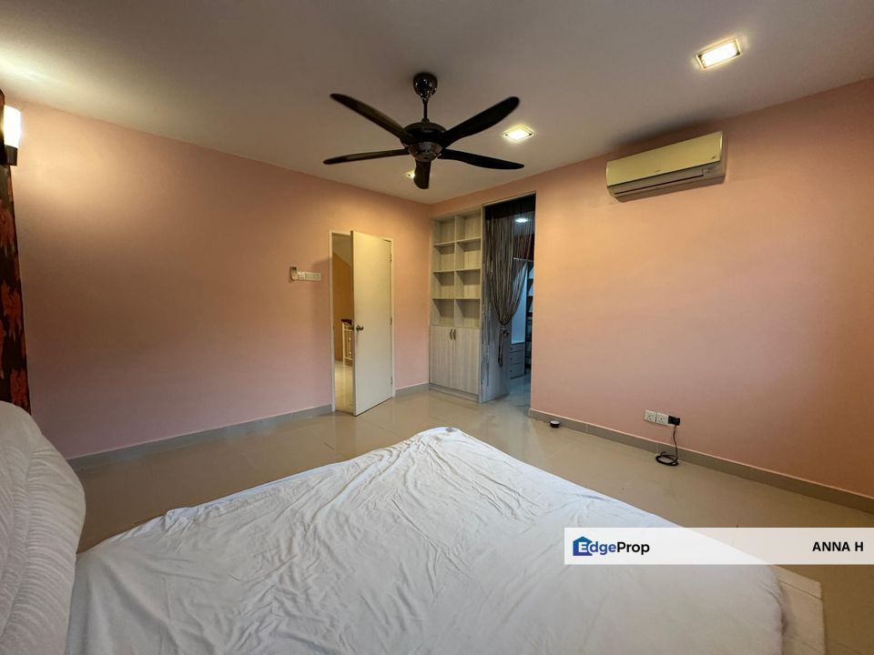 (Vry Limited Unit) 2.5 Storey Terrace - Venture Heights, Balakong, Selangor, Cheras South