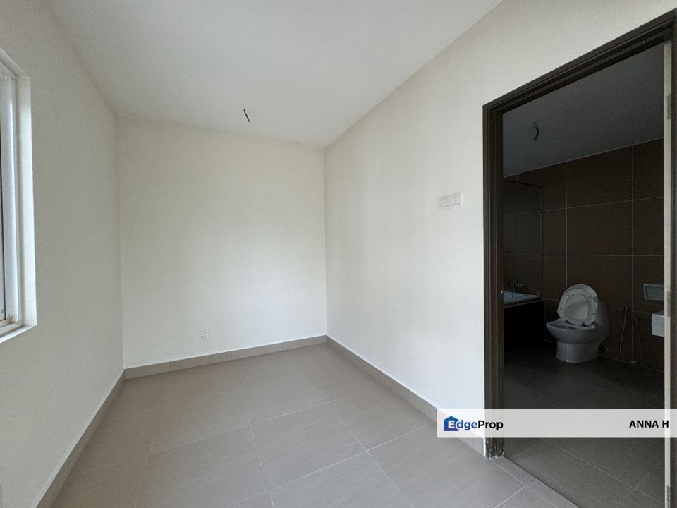 Cheap & Nice 3 Sty Semi D @ Beringin Avenue Bandar Tun Hussein Onn, Selangor, Cheras