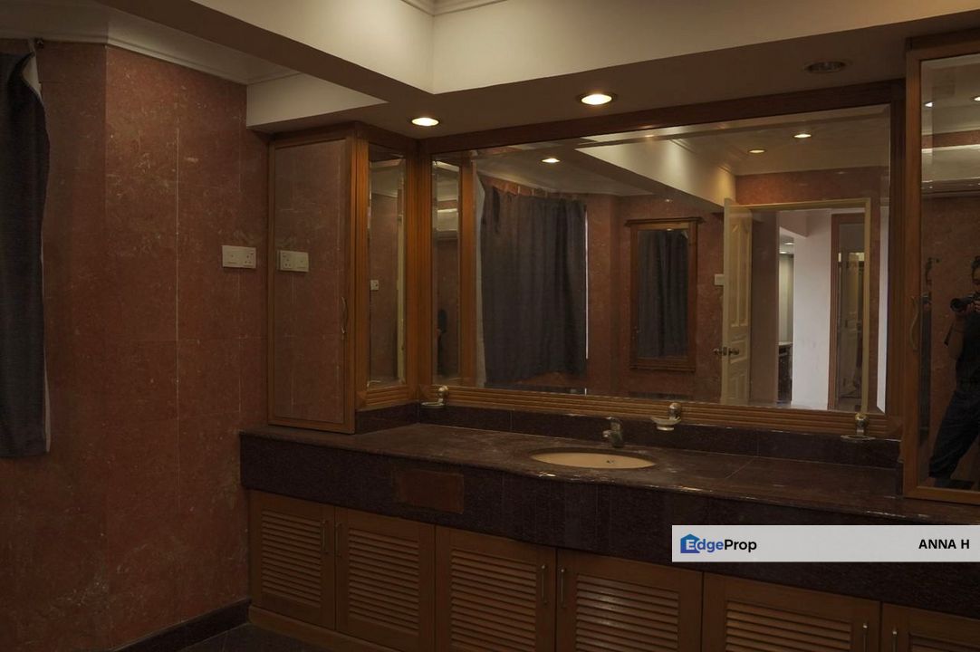 Cheap & Nice 2 Sty Bungalow @ Bangsar KL for Sale, Kuala Lumpur, Bangsar