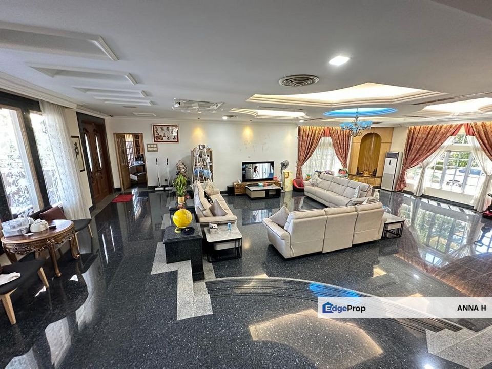 Cheap & Nice 2.5 Storey Bungalow with private swimming pool @ Country Heights Kajang, Selangor, Country Heights