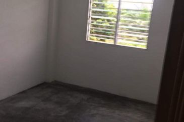 Flat Taman Plentong Utama