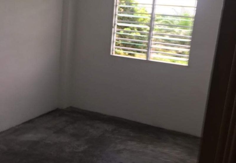 Flat Taman Plentong Utama