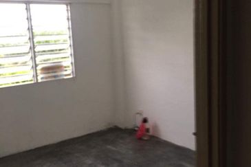 Flat Taman Plentong Utama