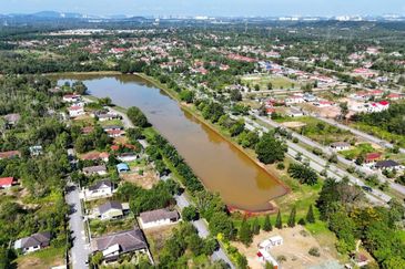 Bandar Tasik Senangin