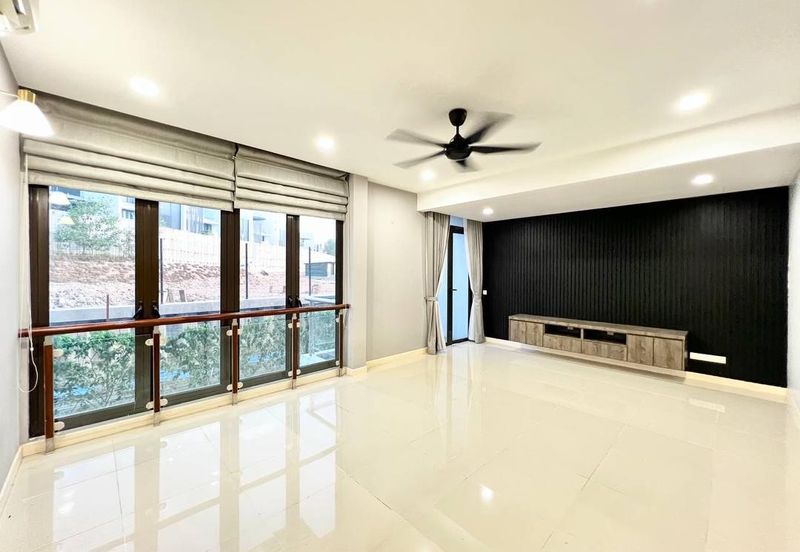 Mozart, Symphony Hills