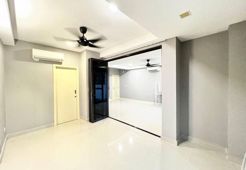 Mozart, Symphony Hills