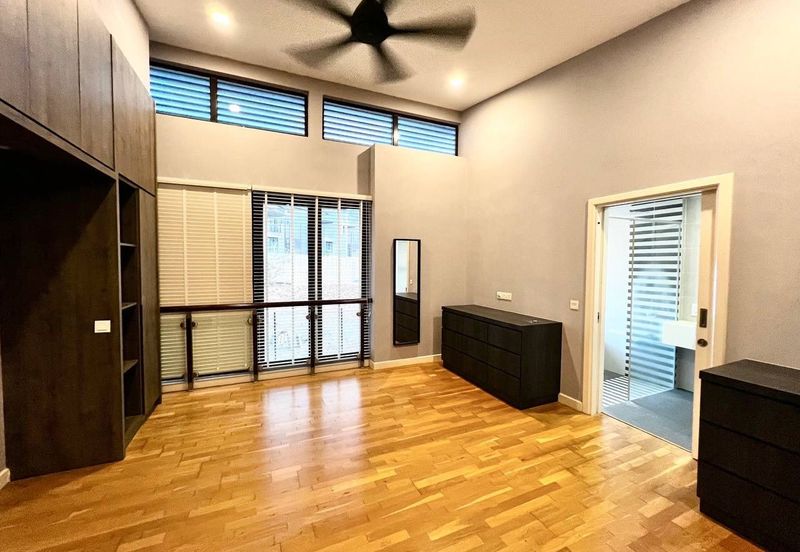 Mozart, Symphony Hills