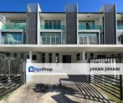 Tak Perlu Gaji Besar – Rumah Idaman Kini Dalam Genggaman!  3 Storey Bangi Avenue Seksyen 7 For Sale  , Selangor, Bangi