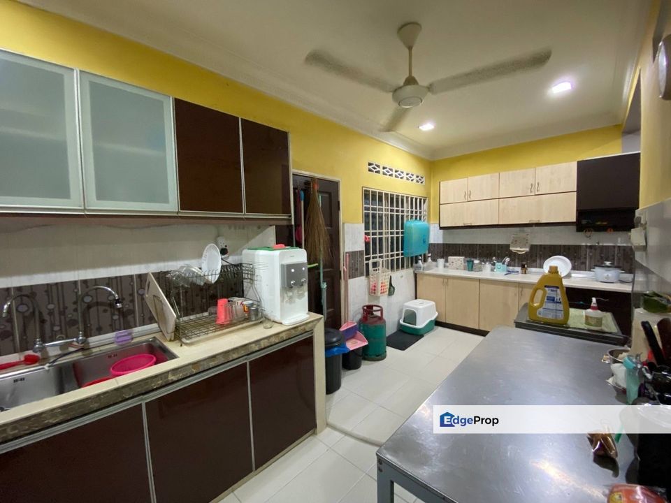 Double Storey End Lot House Seksyen 8 Bangi, Selangor, Bangi