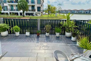 Jewels of Grasmere, Setia Marina