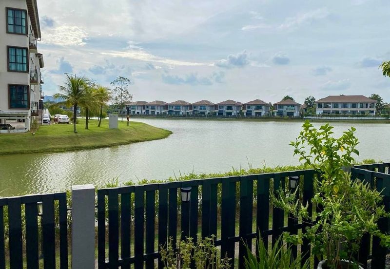 Jewels of Grasmere, Setia Marina