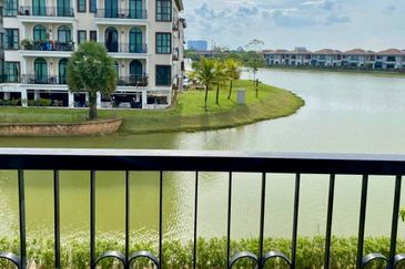 Jewels of Grasmere, Setia Marina