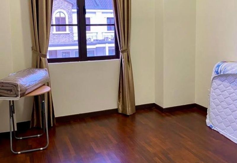 Jewels of Grasmere, Setia Marina