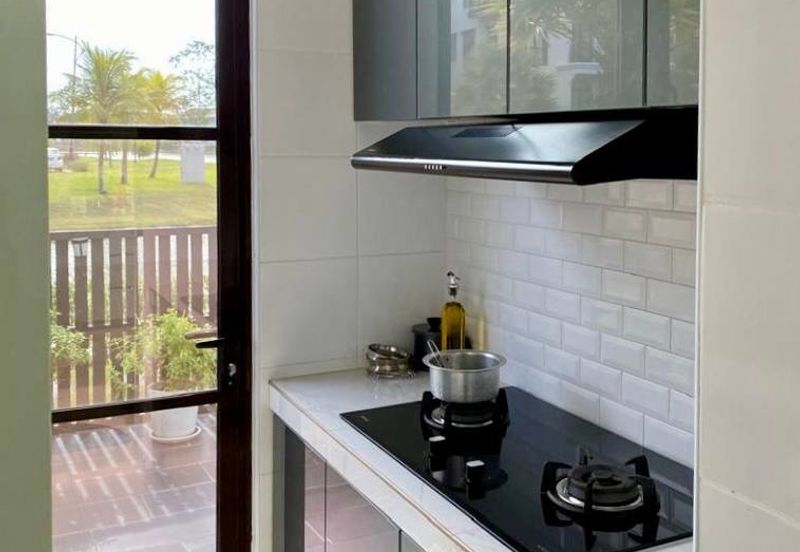 Jewels of Grasmere, Setia Marina