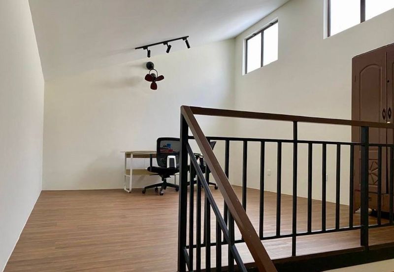 Jewels of Grasmere, Setia Marina