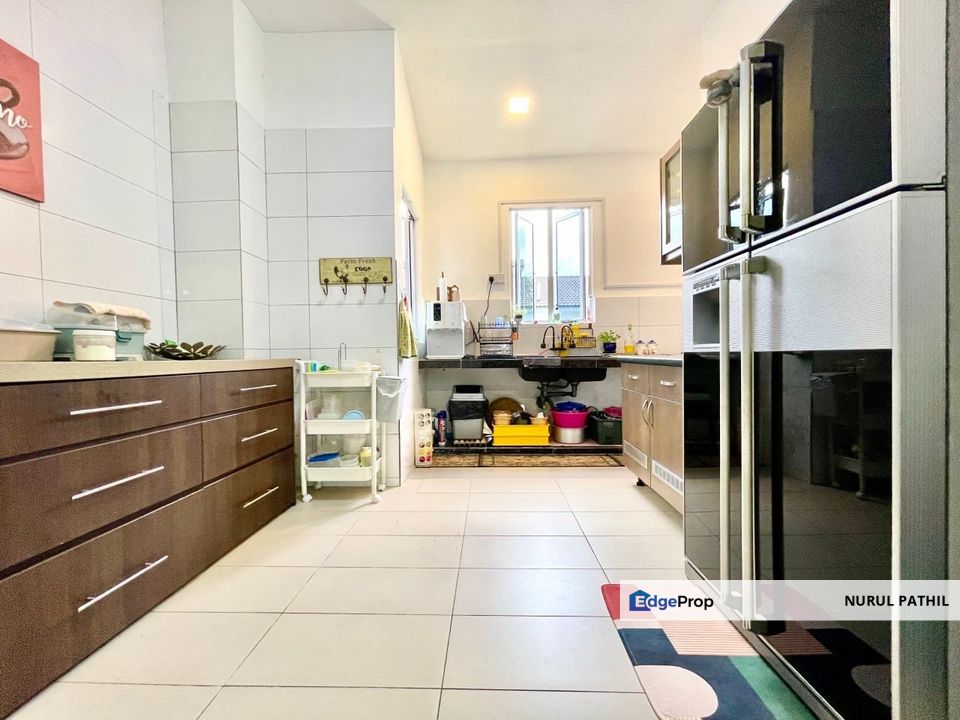 ENDLOT SEMI-D 1080 RESIDENCE PUNCAK SAUJANA KAJANG, Selangor, Kajang