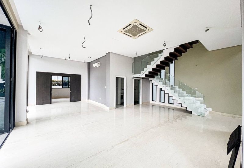 Perdana Lakeview East