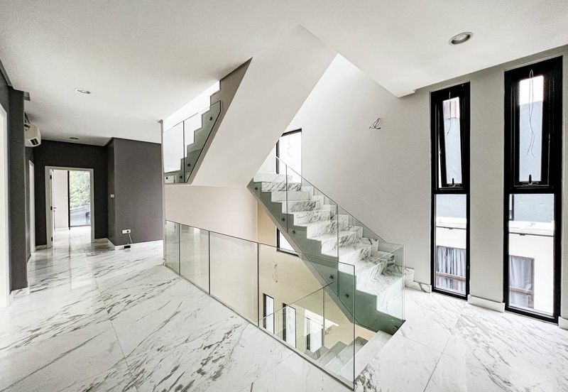 Perdana Lakeview East