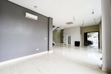 Perdana Lakeview East