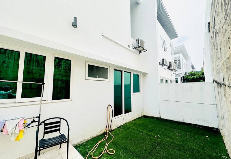 Clover Garden Residences