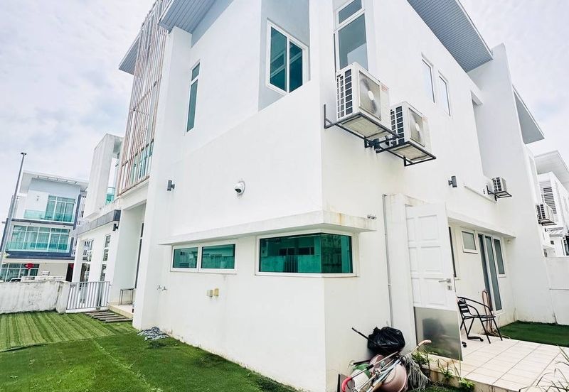 Clover Garden Residences