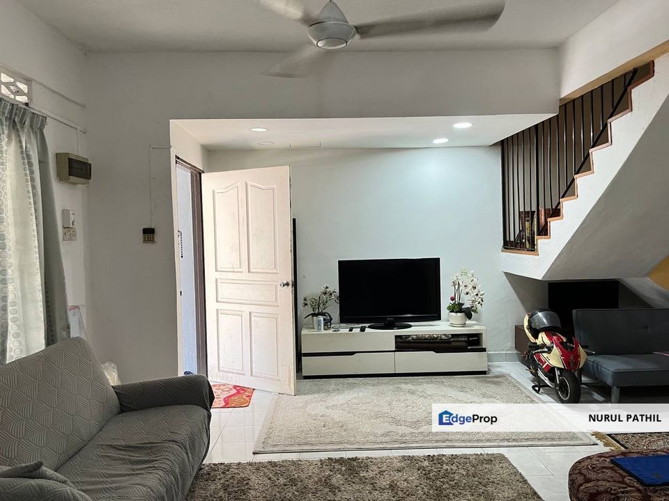 Semi-D Taman Desa Surada,  Seksyen 8, Bangi, Selangor, Bangi