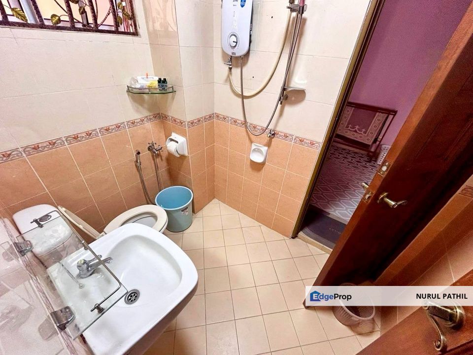 2.5 Storey Semi-Detached Cluster  D'Kayangan Seksyen 13 @ Shah Alam FOR SALE!, Selangor, Shah Alam