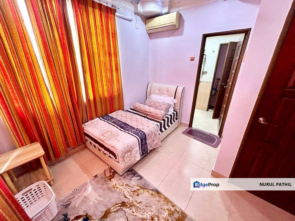 2.5 Storey Semi-Detached Cluster  D'Kayangan Seksyen 13 @ Shah Alam FOR SALE!, Selangor, Shah Alam