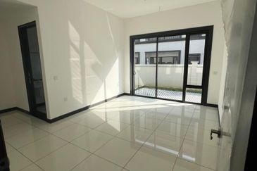 Hevea Elmina Gardens