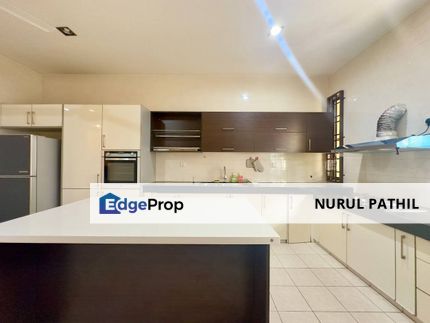 FULLY RENOVATED Superlink Double Storey Bukit Jelutong Tropika 2 Jalan Tiang Seri U8 Shah Alam, Selangor, Shah Alam