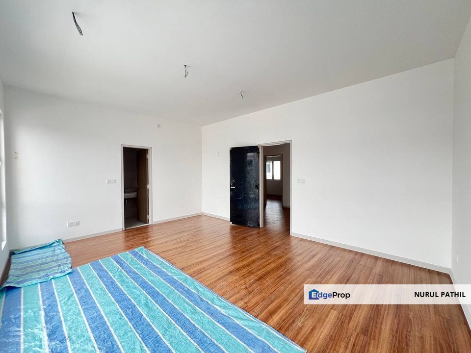 Bare Unit Double Storey Terrace Serene Heights Bangi Semenyih, Selangor, Semenyih