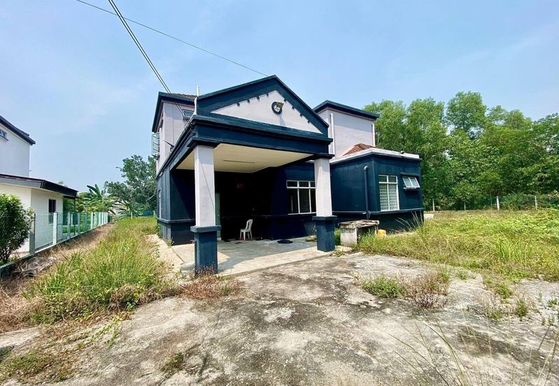 Jalan Tasik Angsana 4