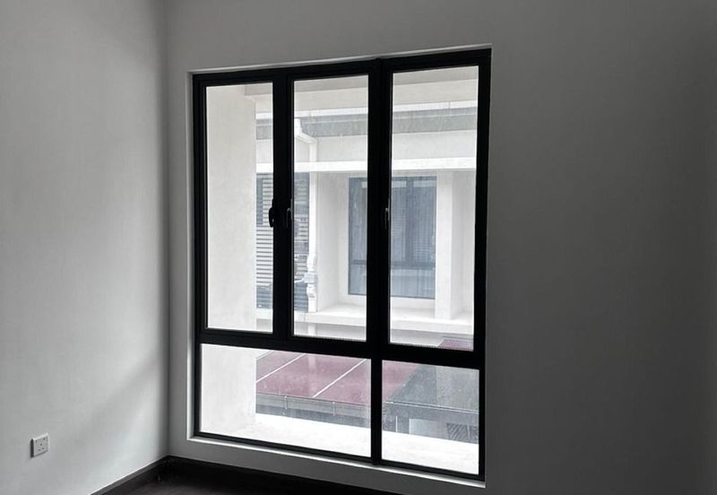 Reesia Elmina Garden