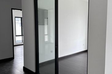 Reesia Elmina Garden