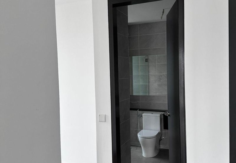 Reesia Elmina Garden