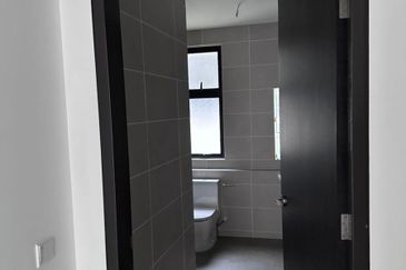 Reesia Elmina Garden